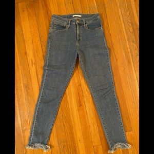 Levis 721 High Rise Skinny Jeans